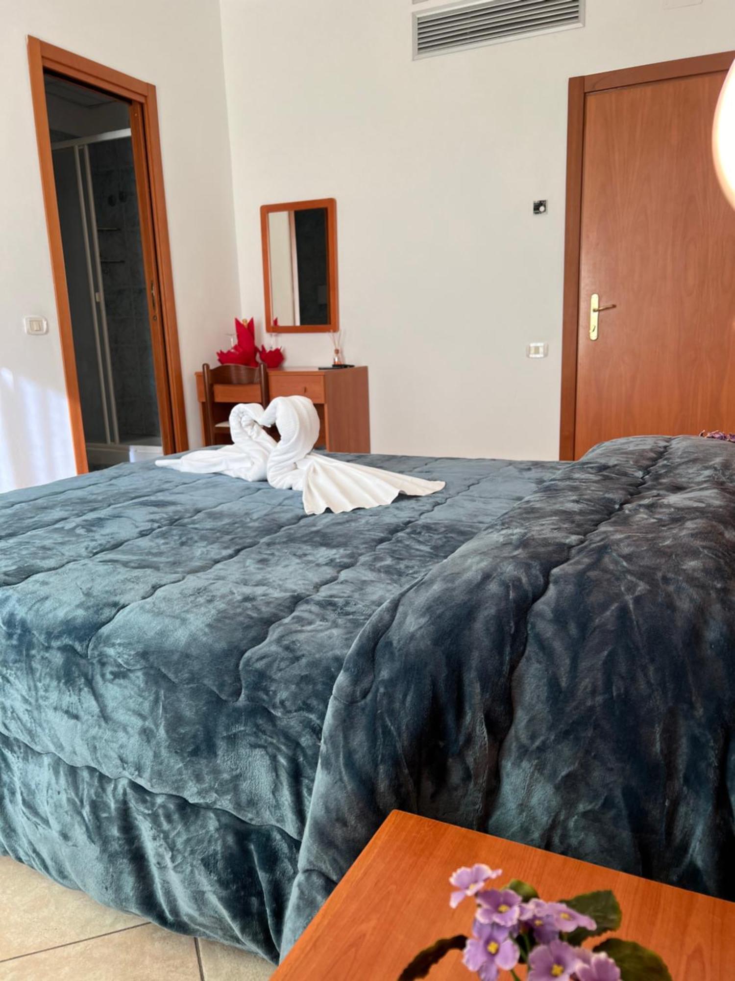 Hotel Vico Alto Siena Exteriör bild