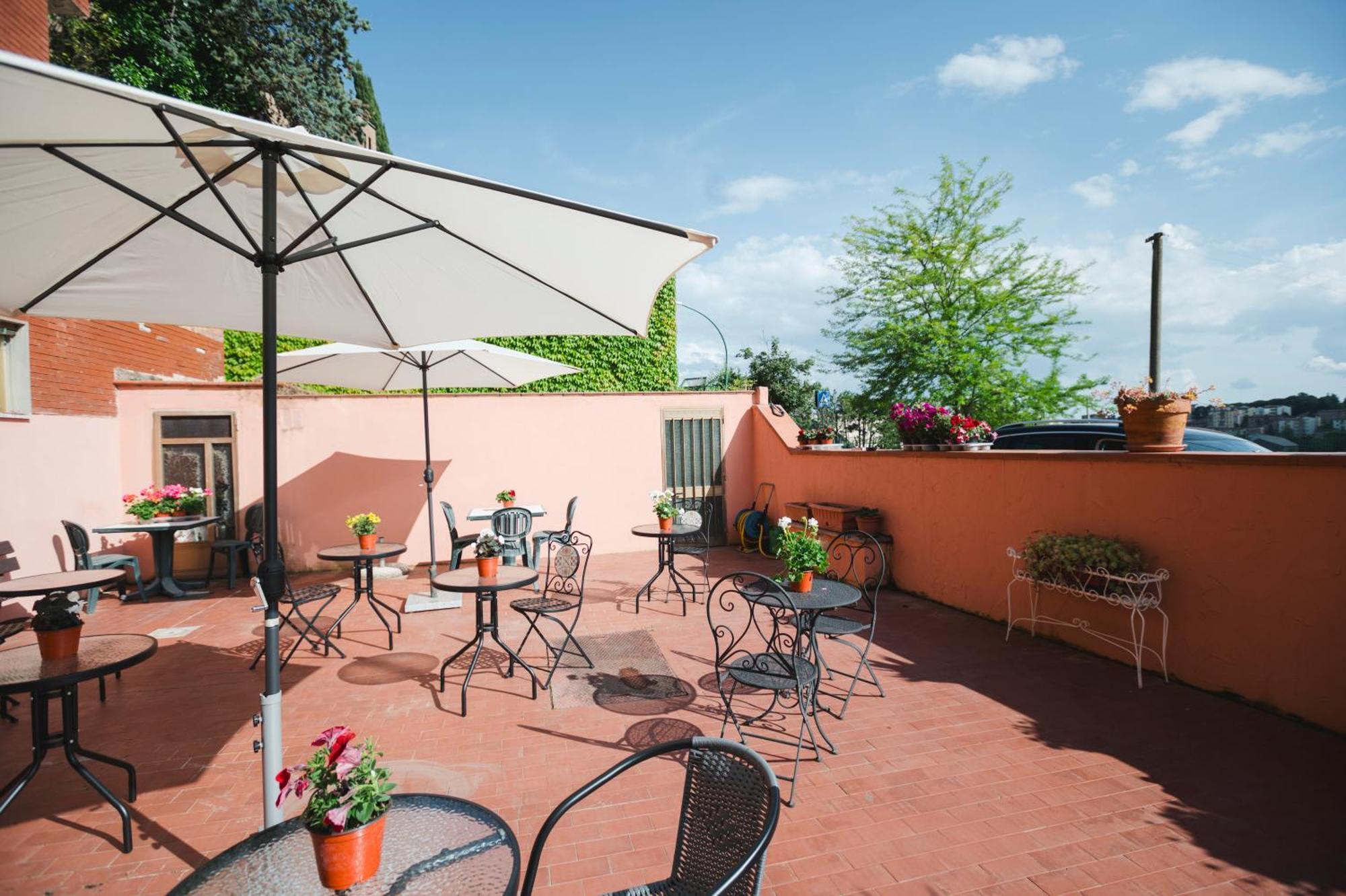 Hotel Vico Alto Siena Exteriör bild